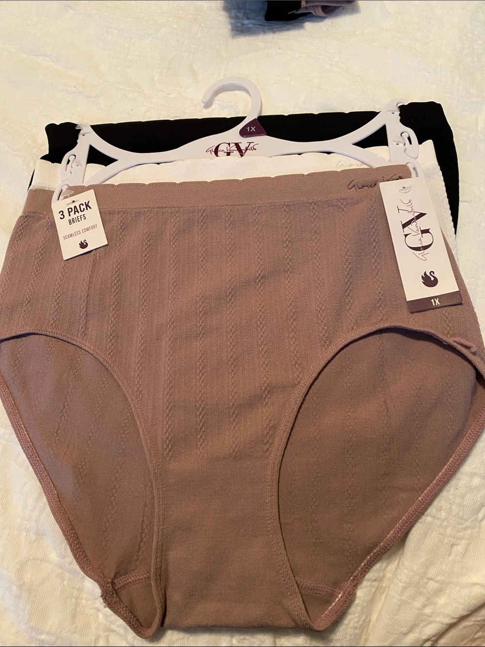 Gloria Vanderbilt Women's Briefs 3-Pack in Taupe, White & Black